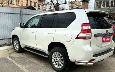 Toyota Land Cruiser Prado 150 рестайлинг 2, 2015 год, 3 490 000 рублей, 10 фотография