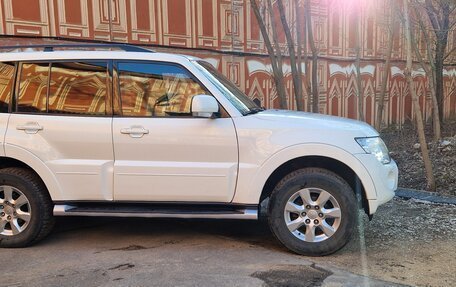 Mitsubishi Pajero IV, 2013 год, 2 200 000 рублей, 2 фотография