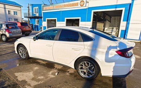 Hyundai Sonata VIII, 2020 год, 2 500 000 рублей, 3 фотография