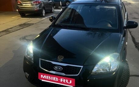 KIA Rio II, 2011 год, 700 000 рублей, 2 фотография