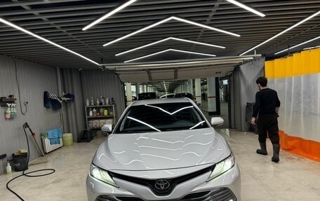 Toyota Camry, 2019 год, 2 750 000 рублей, 3 фотография