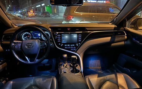 Toyota Camry, 2019 год, 2 750 000 рублей, 8 фотография