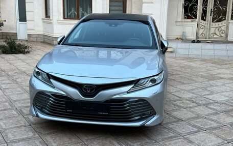 Toyota Camry, 2019 год, 2 750 000 рублей, 13 фотография