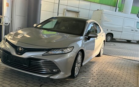 Toyota Camry, 2019 год, 2 750 000 рублей, 15 фотография