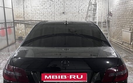 Mercedes-Benz E-Класс, 2010 год, 1 200 000 рублей, 3 фотография