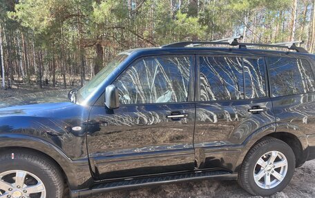 Mitsubishi Pajero III рестайлинг, 2005 год, 930 000 рублей, 2 фотография