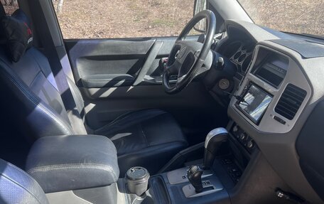 Mitsubishi Pajero III рестайлинг, 2005 год, 930 000 рублей, 7 фотография