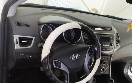 Hyundai Elantra V, 2014 год, 1 300 000 рублей, 10 фотография