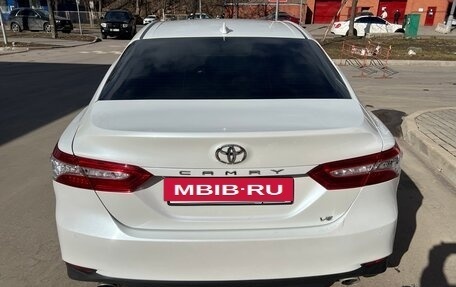 Toyota Camry, 2019 год, 3 600 000 рублей, 4 фотография