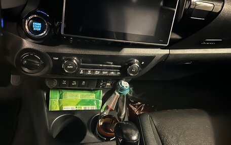 Toyota Hilux VIII, 2018 год, 3 850 000 рублей, 15 фотография