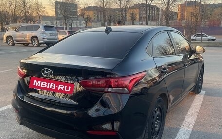 Hyundai Solaris II рестайлинг, 2018 год, 1 060 000 рублей, 3 фотография