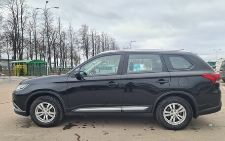 Mitsubishi Outlander III рестайлинг 3, 2017 год, 2 050 000 рублей, 8 фотография