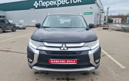 Mitsubishi Outlander III рестайлинг 3, 2017 год, 2 050 000 рублей, 2 фотография