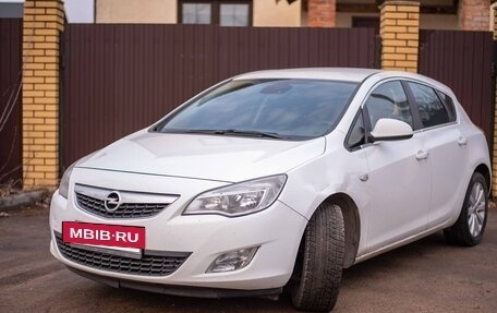 Opel Astra J, 2011 год, 740 000 рублей, 7 фотография