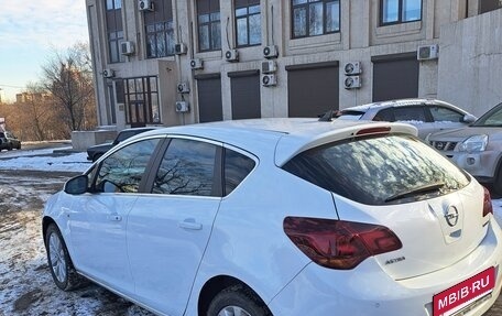 Opel Astra J, 2011 год, 740 000 рублей, 12 фотография