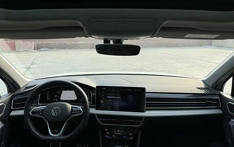 Volkswagen Tiguan II, 2021 год, 2 799 099 рублей, 7 фотография