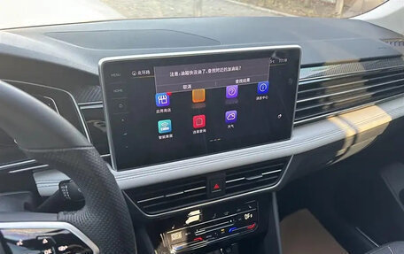 Volkswagen Tiguan II, 2021 год, 2 799 099 рублей, 15 фотография