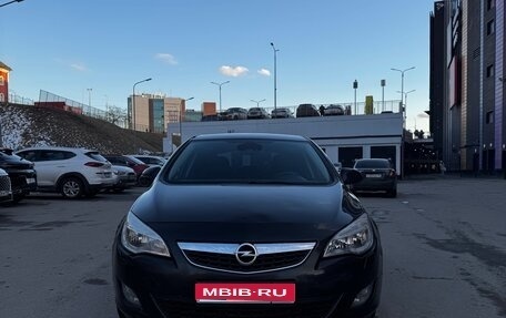 Opel Astra J, 2010 год, 660 000 рублей, 1 фотография