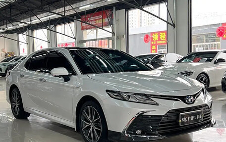 Toyota Camry, 2022 год, 2 850 000 рублей, 3 фотография