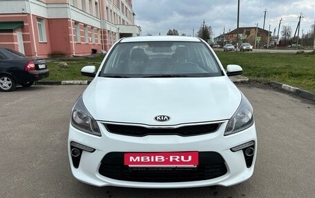 KIA Rio IV, 2018 год, 1 590 000 рублей, 2 фотография