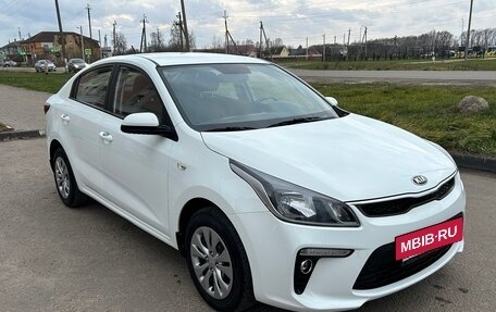 KIA Rio IV, 2018 год, 1 590 000 рублей, 3 фотография