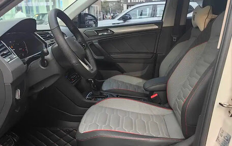 Volkswagen Tiguan II, 2021 год, 2 200 017 рублей, 5 фотография