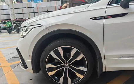 Volkswagen Tiguan II, 2021 год, 2 200 017 рублей, 3 фотография