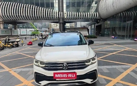 Volkswagen Tiguan II, 2021 год, 2 200 017 рублей, 2 фотография