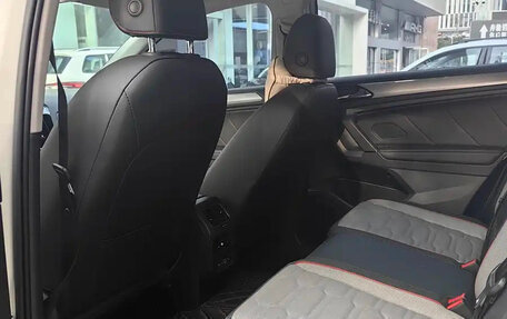 Volkswagen Tiguan II, 2021 год, 2 200 017 рублей, 7 фотография