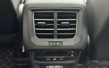 Volkswagen Tiguan II, 2021 год, 2 130 000 рублей, 11 фотография