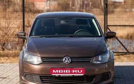 Volkswagen Polo VI (EU Market), 2015 год, 855 000 рублей, 2 фотография