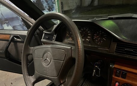 Mercedes-Benz W124, 1993 год, 700 000 рублей, 7 фотография