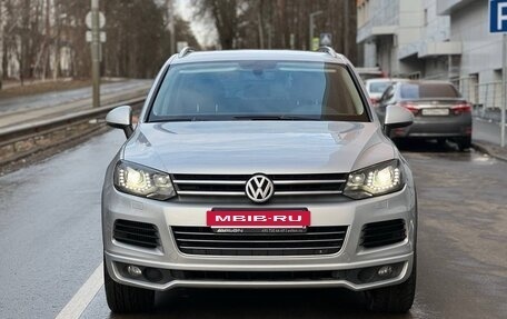 Volkswagen Touareg III, 2011 год, 2 730 000 рублей, 2 фотография