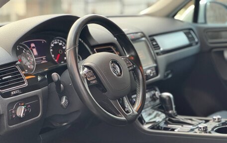 Volkswagen Touareg III, 2011 год, 2 730 000 рублей, 17 фотография