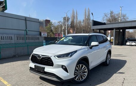 Toyota Highlander, 2025 год, 5 990 000 рублей, 1 фотография