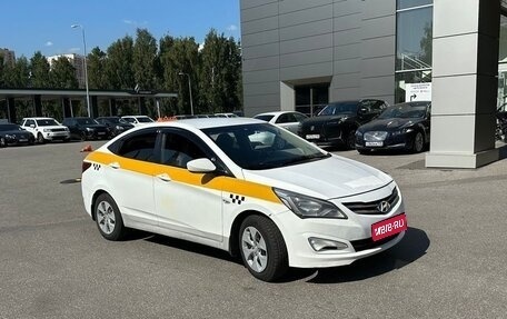 Hyundai Solaris II рестайлинг, 2016 год, 650 000 рублей, 1 фотография