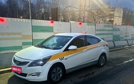 Hyundai Solaris II рестайлинг, 2016 год, 650 000 рублей, 3 фотография