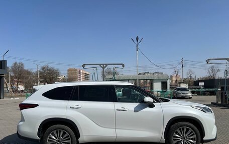 Toyota Highlander, 2025 год, 5 990 000 рублей, 4 фотография