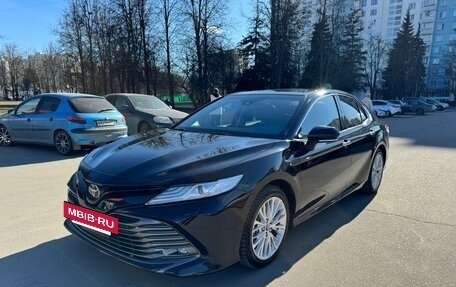 Toyota Camry, 2018 год, 2 800 000 рублей, 2 фотография