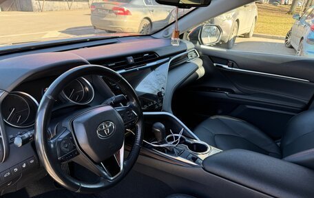 Toyota Camry, 2018 год, 2 800 000 рублей, 8 фотография