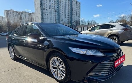 Toyota Camry, 2018 год, 2 800 000 рублей, 3 фотография