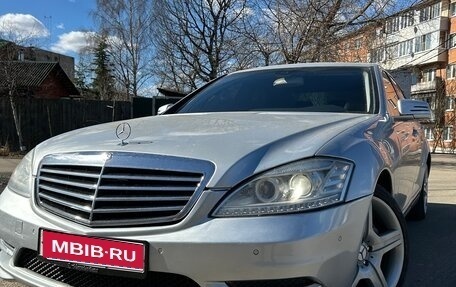 Mercedes-Benz S-Класс, 2005 год, 900 000 рублей, 1 фотография