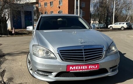 Mercedes-Benz S-Класс, 2005 год, 900 000 рублей, 4 фотография