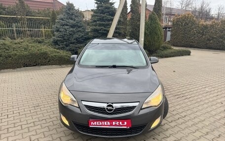 Opel Astra J, 2011 год, 679 999 рублей, 1 фотография