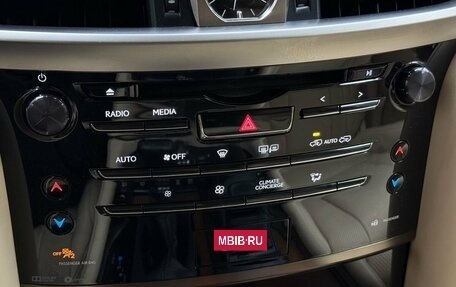 Lexus LX III, 2018 год, 5 990 000 рублей, 15 фотография