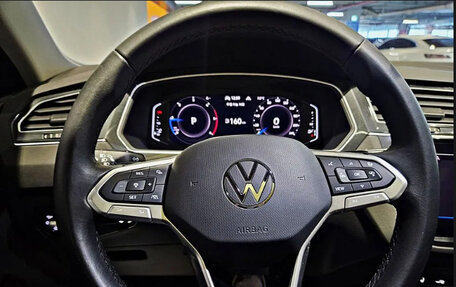Volkswagen Tiguan II, 2021 год, 2 300 000 рублей, 13 фотография