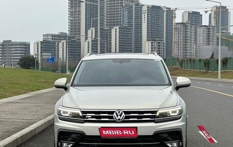 Volkswagen Tiguan II, 2020 год, 2 120 446 рублей, 2 фотография
