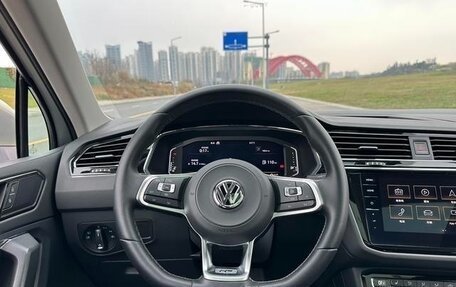 Volkswagen Tiguan II, 2020 год, 2 120 446 рублей, 10 фотография
