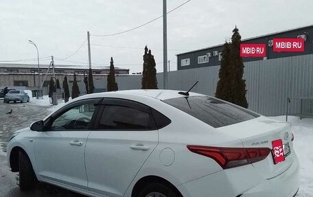 Hyundai Solaris II рестайлинг, 2021 год, 1 690 000 рублей, 4 фотография