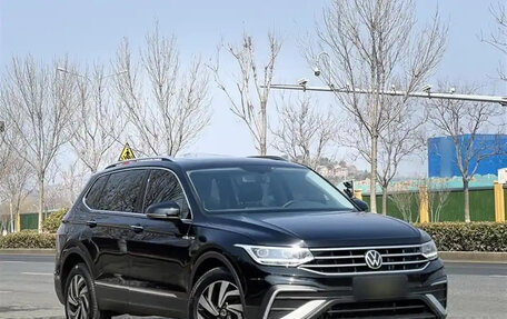 Volkswagen Tiguan II, 2022 год, 2 220 017 рублей, 3 фотография